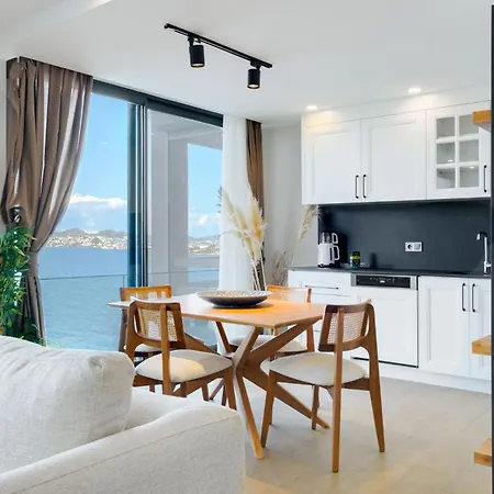 Luxury Waterfront House 9 Min To Marina